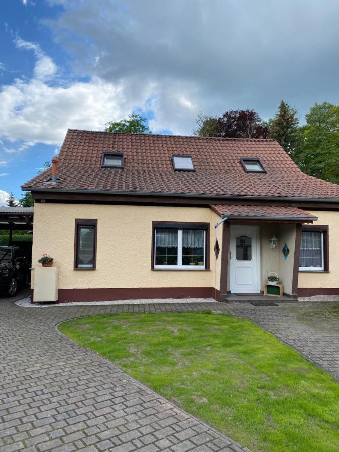 האלבה Ferienwohnung Zum Schloss מראה חיצוני תמונה